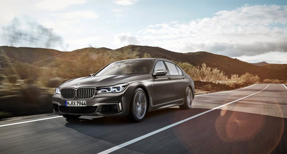 ب ام و M760i 2017